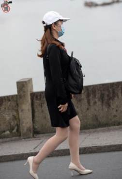 美女爱穿高跟鞋[<font color=red>5P</font>]