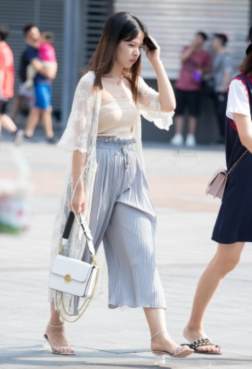 秀出高雅好身材