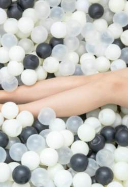 在简单的穿搭也变得漂亮万分[<font color=red>49P</font>]