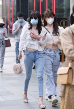 穿在身上显得特别有韵味