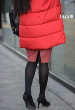 街拍漂亮的长发女人[<font color=red>12P</font>]