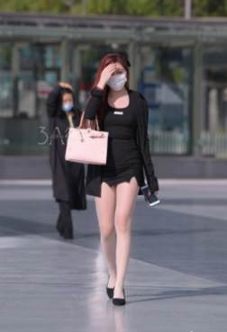 漂亮的大长腿小姐姐街拍[<font color=red>6P</font>]