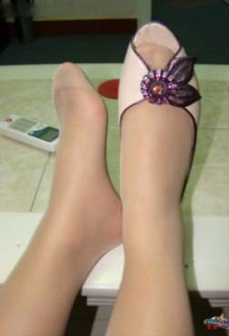 微胖型丝袜美足特写，有没人爱？[<font color=red>11P</font>]