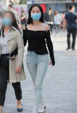 腿长优雅的高跟鞋[<font color=red>5P</font>]