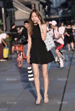 轻轻松穿出娇俏玲珑的身材！[<font color=red>14P</font>]