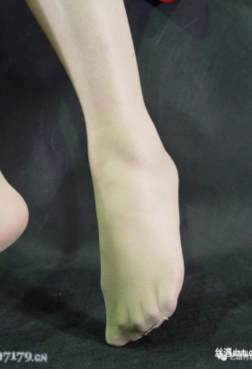 一双好絲的丝滑9P[<font color=red>9P</font>]