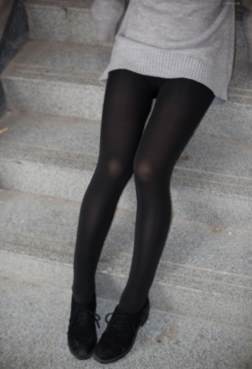 森萝财团写真 -天再冷黑丝小妹也得有[<font color=red>46P</font>]