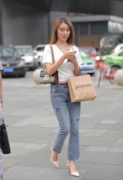 时尚细跟鞋搭配