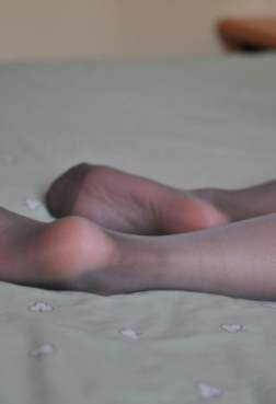 裤袜秀丝，超丝滑大长腿，丝足近拍[<font color=red>18P</font>]