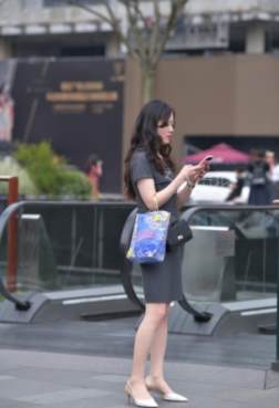 美女搭配高跟鞋[<font color=red>16P</font>]