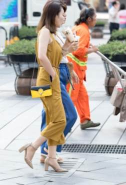 是不是你等我在下一个路口